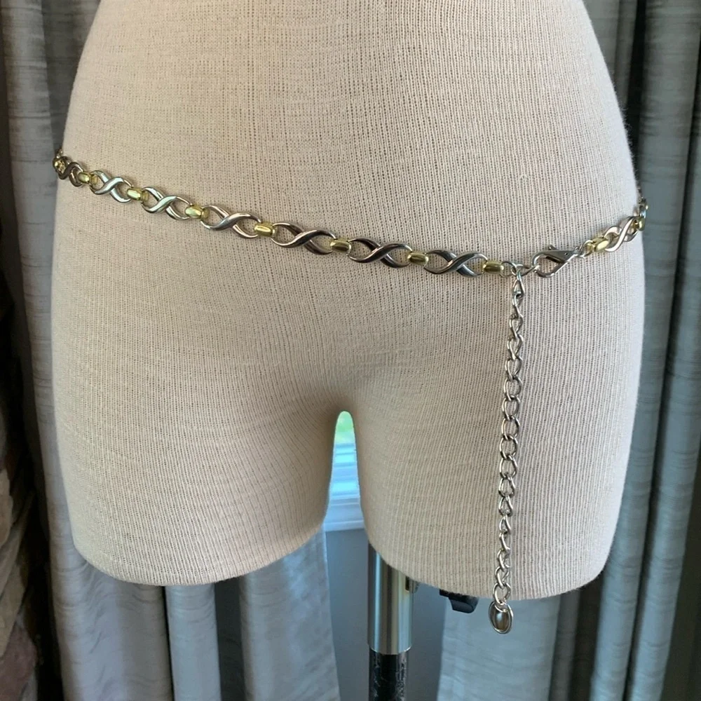 Gold and silver metal link belt